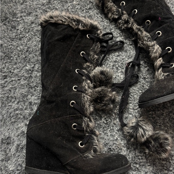 Women's Black Fur-Trimmed Wedge Boots - Picture 2 of 8